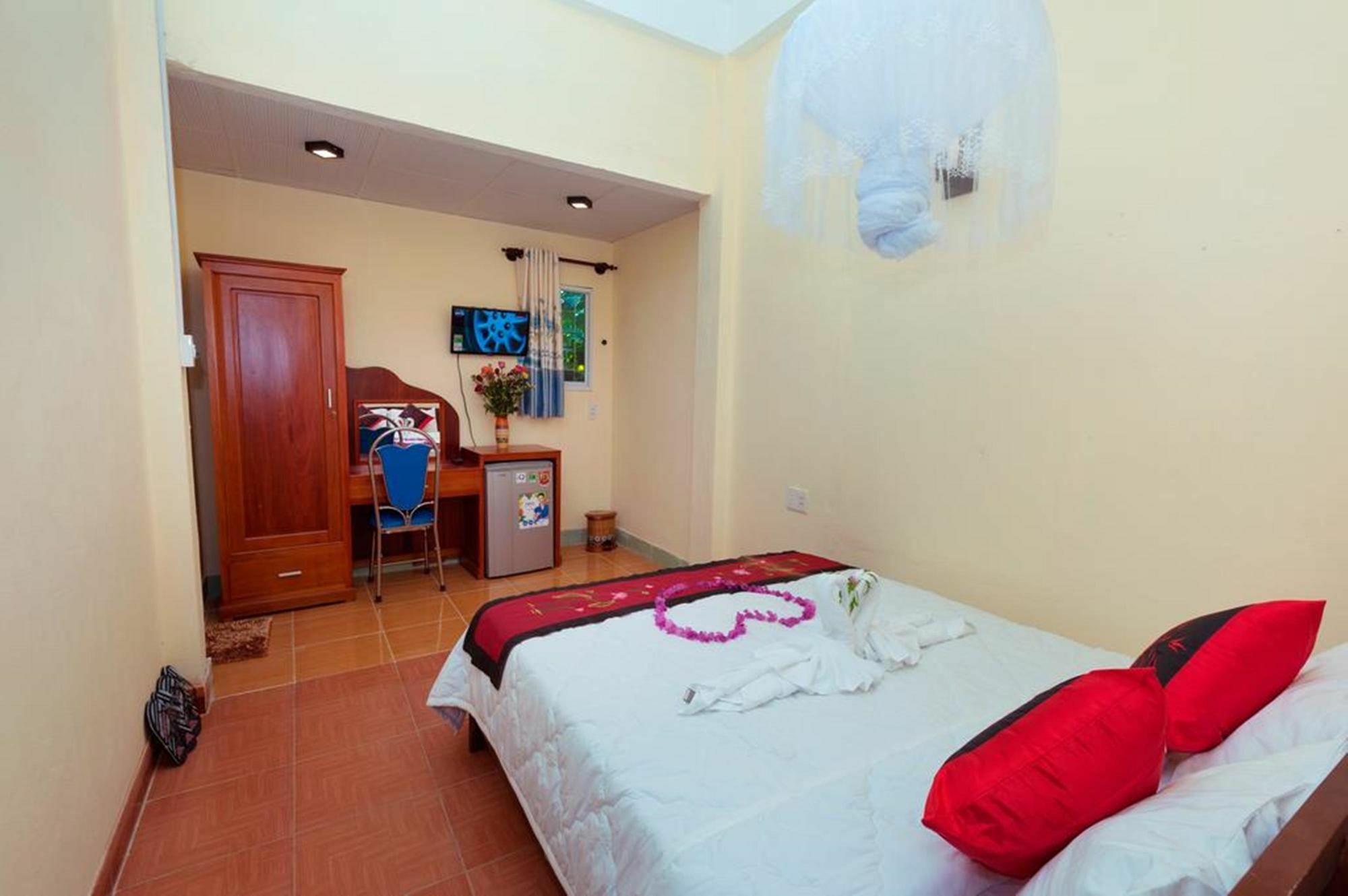 Bougain Villeas Homestay Hoi An Esterno foto